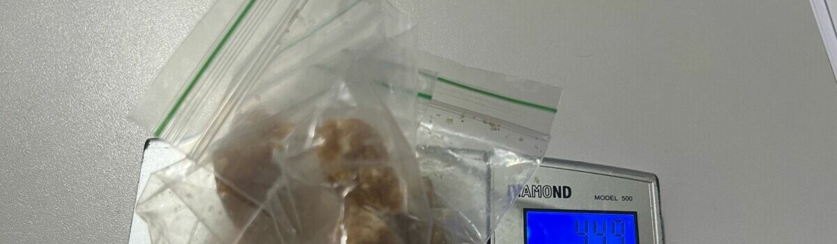 PCGO prende mulher em flagrante por tráfico de drogas em Silvânia