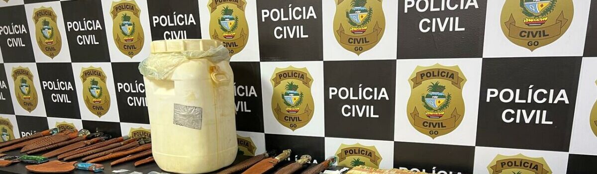 ‘Cutellus’: PCGO apreende grande quantidade de facas artesanais e dinheiro provenientes do tráfico de drogas