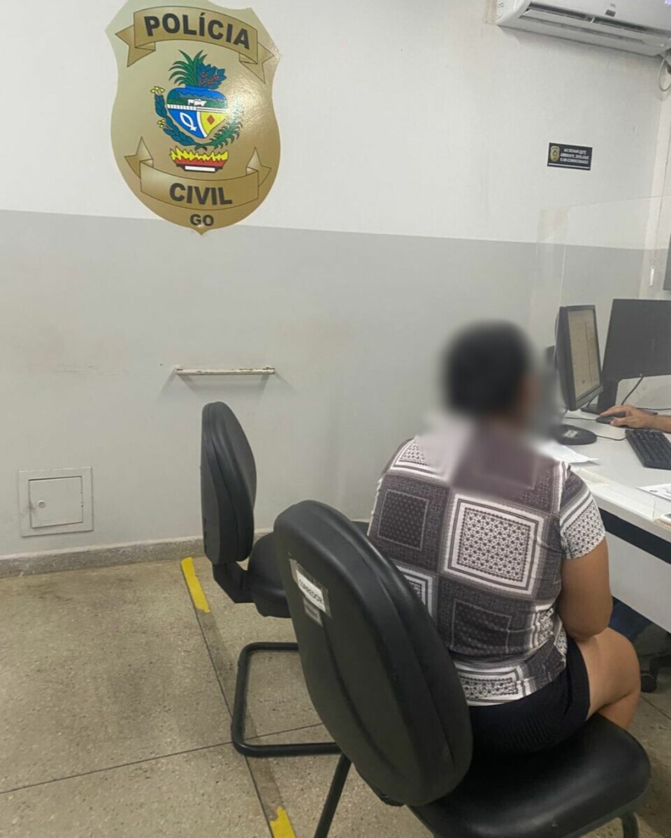 PCGO prende esposa de cuidador de idoso por receber em sua conta bancária valores fraudulentos