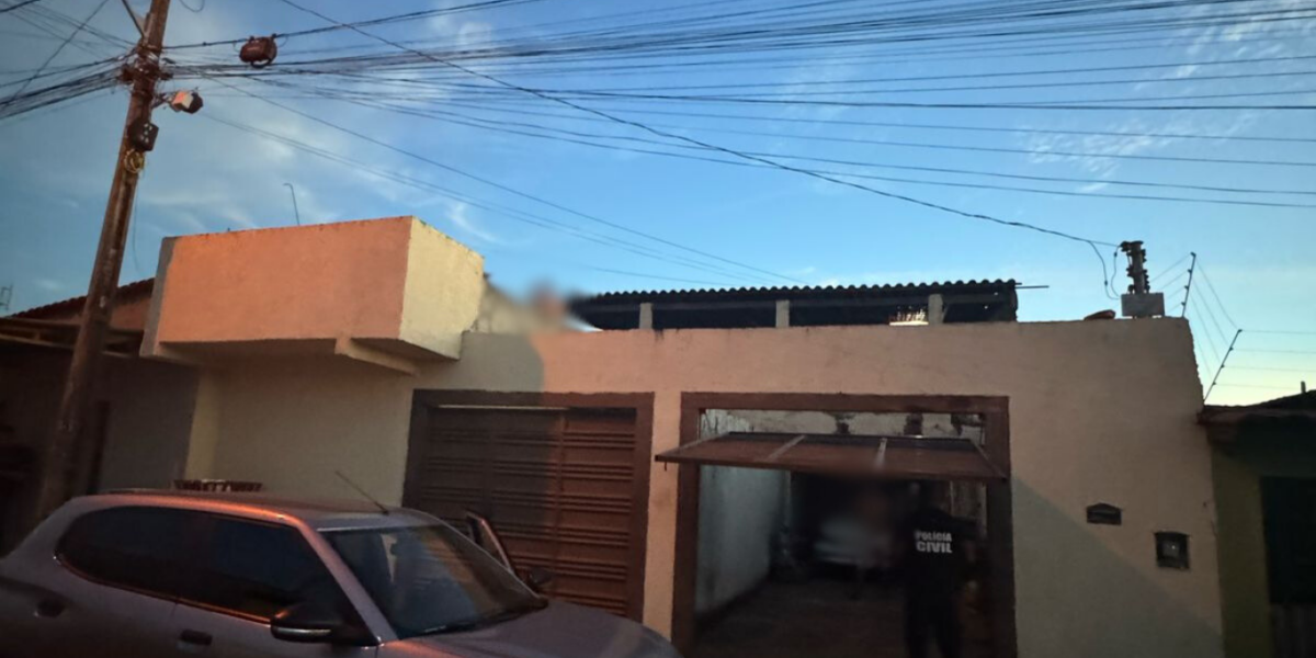 PCGO prende homem por matar mulher com disparos de arma de fogo