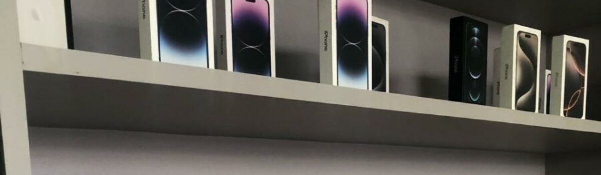 PCGO e Procon realizam ação em loja de celulares investigada por vender aparelhos e não entregar a consumidores