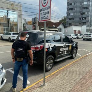 PC prende, em Santa Catarina, investigado por aplicar golpes com falso serviço de tapeçaria oferecido nas redes sociais