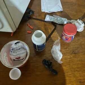 PC prende duas pessoas em flagrante por tráfico de drogas em São Luís de Montes Belos