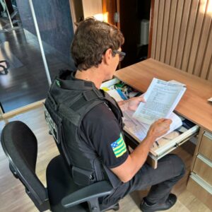 PCGO cumpre busca e apreensão contra investigado suspeito de apropriação de dinheiro público e lavagem de dinheiro em Turvânia