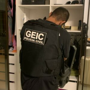 PCGO prende homem por venda clandestina de medicamento e apreende caneta emagrecedora em condomínio de luxo