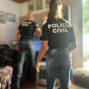 PCGO prende treinador de futebol por crime sexual contra adolescentes, em Aparecida de Goiânia