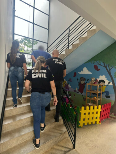 PCGO prende treinador de futebol por crime sexual contra adolescentes, em Aparecida de Goiânia