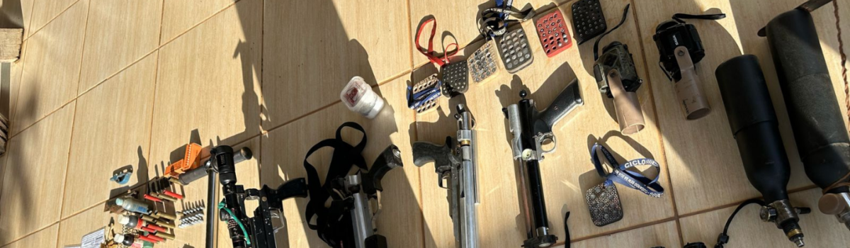 PCGO prende em flagrante dono de fábrica clandestina de armas; homem é investigado por atirar em cachorro