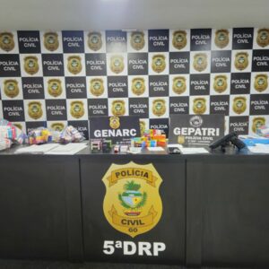 PCGO investiga farmácia de Luziânia por comércio irregular de medicamento e prende farmacêutico