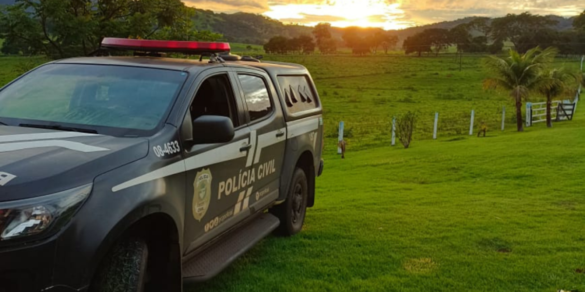 PCGO prende trio por ameaças e extorsão contra idosa em disputa milionária por terras