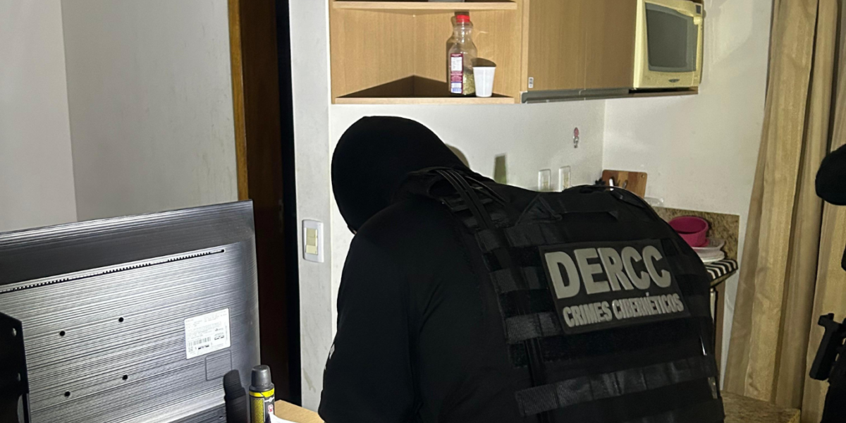 PCGO desarticula associação criminosa que fraudava dispositivos móveis sob promessa de “limpar o nome” de negativados