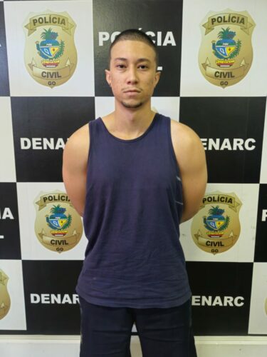 PCGO prende faccionado foragido por homicídios na Bahia em poder de armas de fogo, drogas e dinheiro