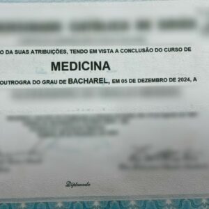 PCGO prende homem em flagrante por vender diplomas falsos em Goiânia
