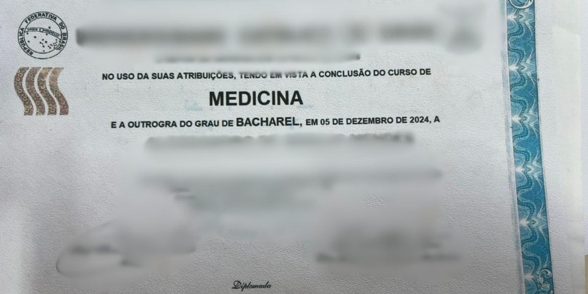 PCGO prende homem em flagrante por falsificação e venda de diplomas