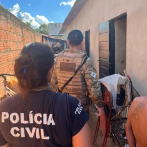Polícia Civil cumpre mandado de busca e localiza drogas e dinheiro em residência de Padre Bernardo