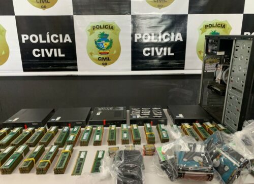‘Tela Azul’: PCGO prende investigado por receptação qualificado e apreende 334 itens de informática desviados do TJGO