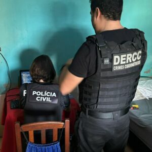 PCGO cumpre mandado de busca e apreensão em casa de adolescente investigado por armazenar pornografia infanto juvenil