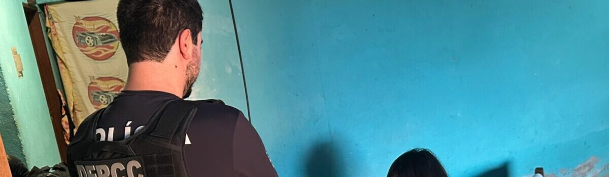PCGO cumpre mandado de busca e apreensão em casa de investigado por armazenar pornografia infanto-juvenil