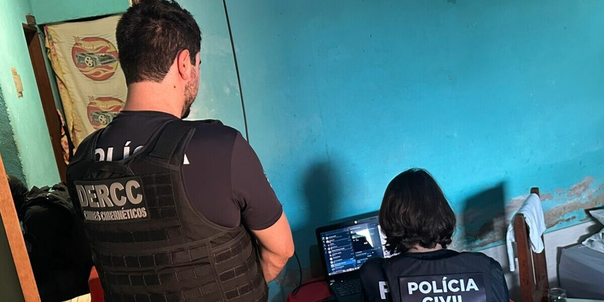PCGO cumpre mandado de busca e apreensão em casa de investigado por armazenar pornografia infanto-juvenil