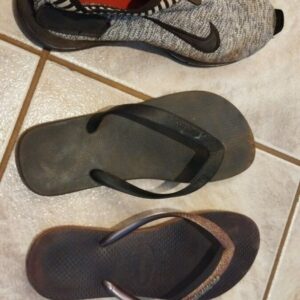 PCGO cumpre mandado de busca e apreensão em casa de investigado por estuprar adolescente de 13 anos em Valparaíso