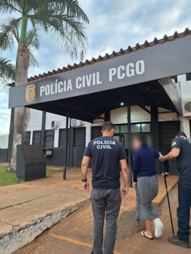 PCGO prende em Goiás casal envolvido em roubos de cargas no Paraná com prejuízo de R$ 3 milhões