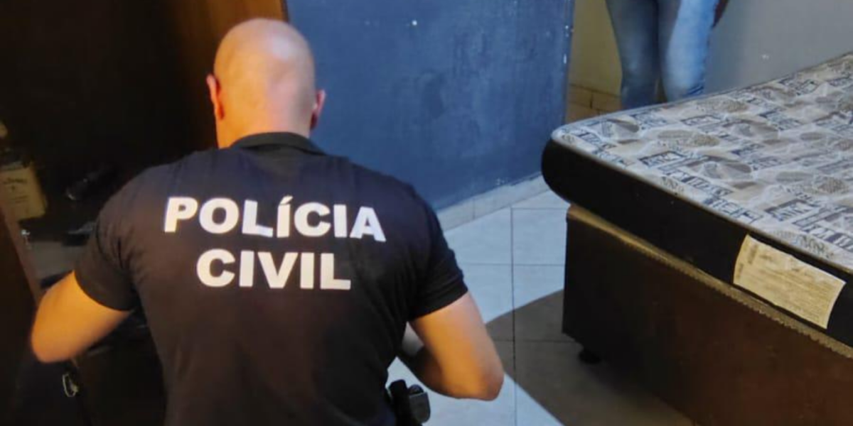 PCGO cumpre mandado relacionado a tráfico e corrupção de menores contra homem preso por crime sexual
