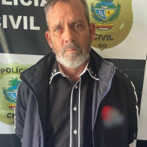 Polícia Civil prende dupla por tentar sacar benefício da Previdência Social usando documento falso, em Jaraguá