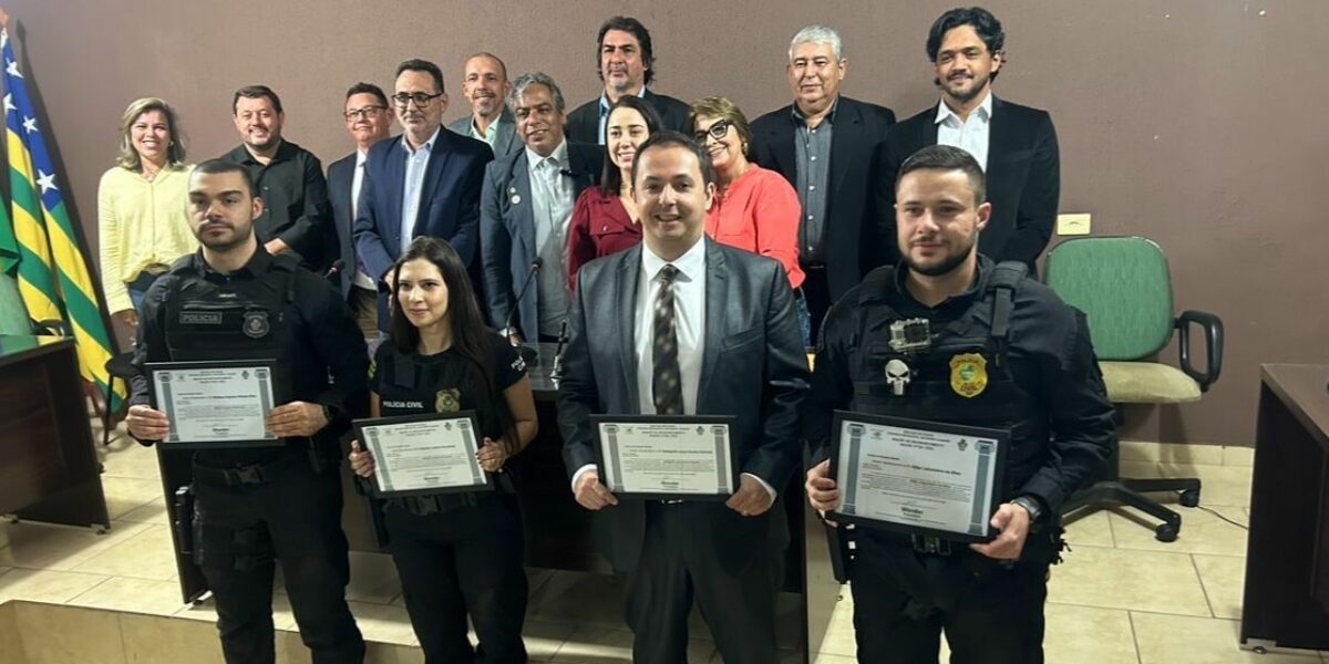 Policiais Civis de Buriti Alegre são homenageados pela Câmara Municipal