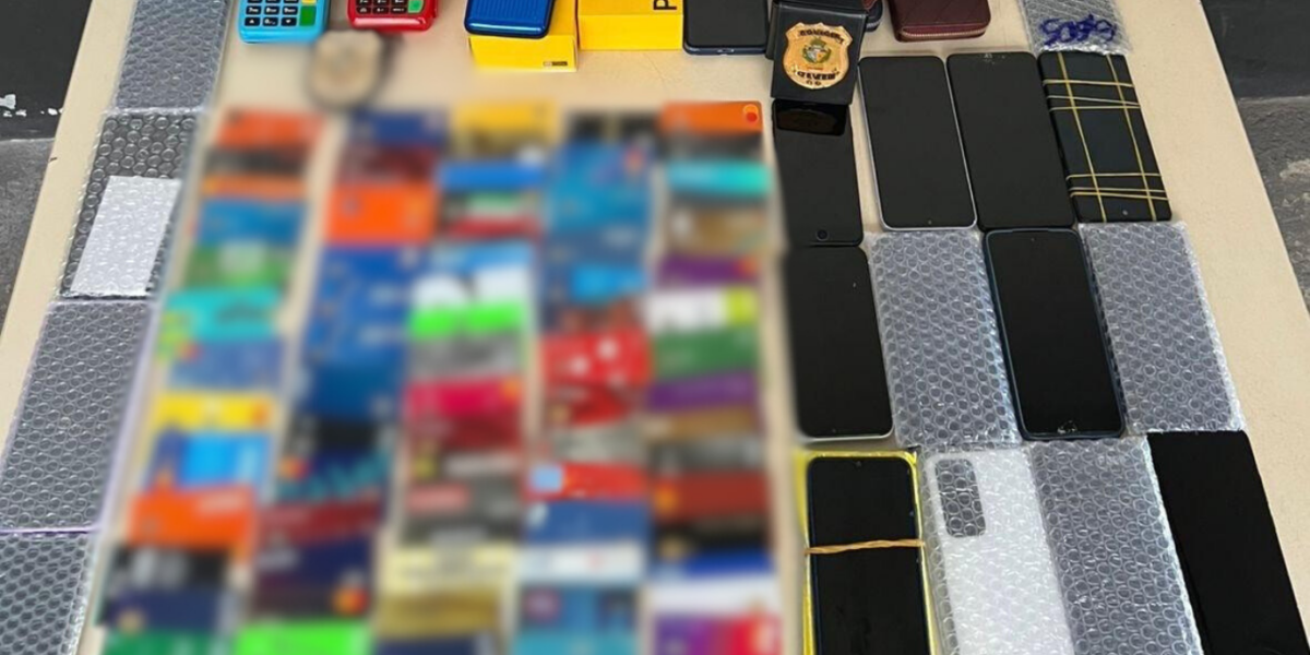 ‘Sinal Cortado’: PCGO prende homem em flagrante por receptação qualificada e apreende 31 celulares furtados/roubados