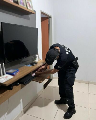 “Sinal Cortado” PCGO deflagra operação resulta em prisão por receptação qualificada e apreensão de 31 celulares