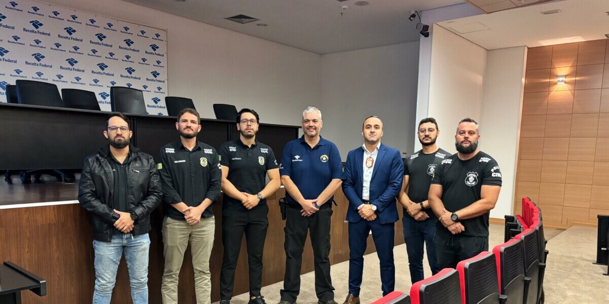 Policiais civis participam de seminário para combate ao tráfico de drogas promovido pela Receita Federal em Goiânia