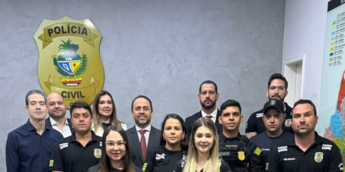 Direção da Polícia Civil entrega moção honrosa a policiais civis que trabalharam pela segurança na Romaria do Divino Pai Eterno de Trindade