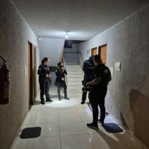 PCGO cumpre mandado de busca contra investigado por simular transação via PIX para fraudar compras em comércio