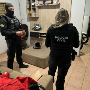 PCGO cumpre mandado e apreende três celulares em investigação por pornografia infantil em Aparecida de Goiânia