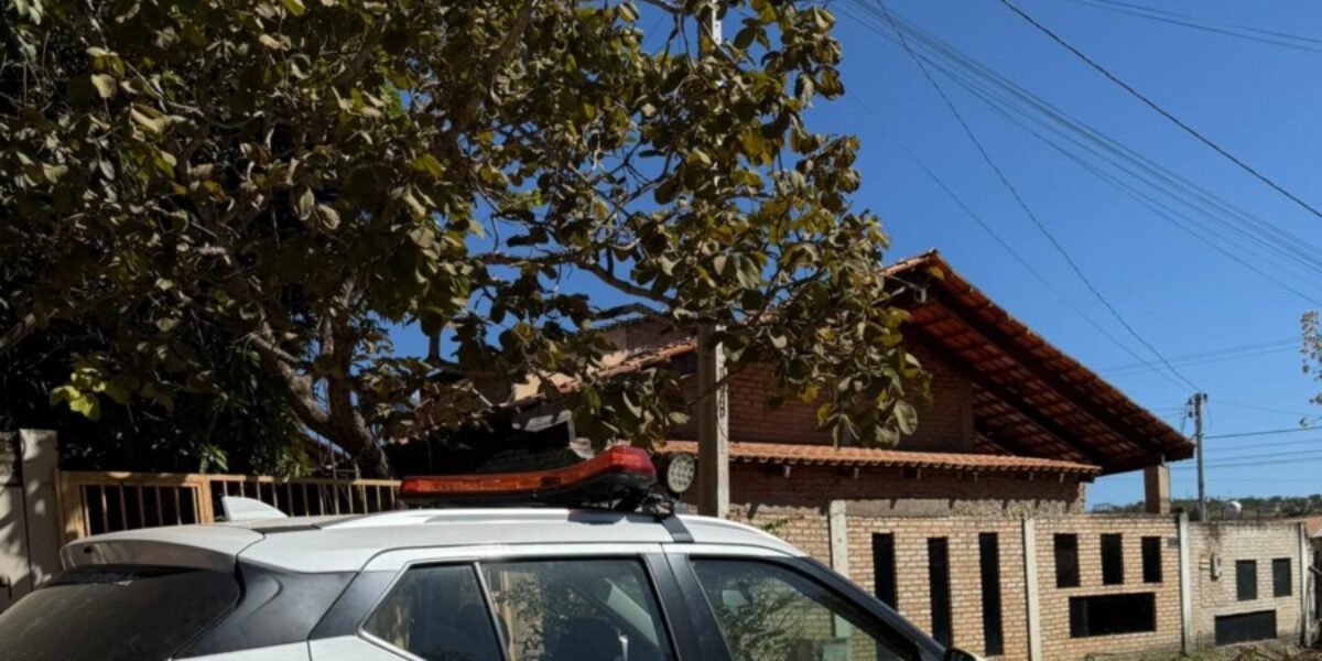 PCGO cumpre mandados judiciais contra associação criminosa ligada ao tráfico após investigação de homicídio, em Alexânia