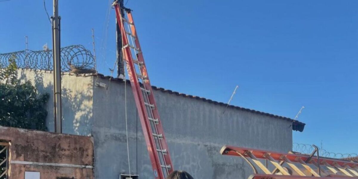PCGO prende dupla por furto de energia e agressão a agente de concessionária durante fiscalização em Itumbiara
