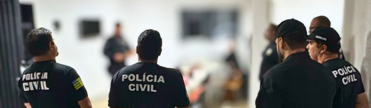PCGO prende dupla por tentar matar homem com golpes de capacete e chutes em frente a distribuidora de Senador Canedo