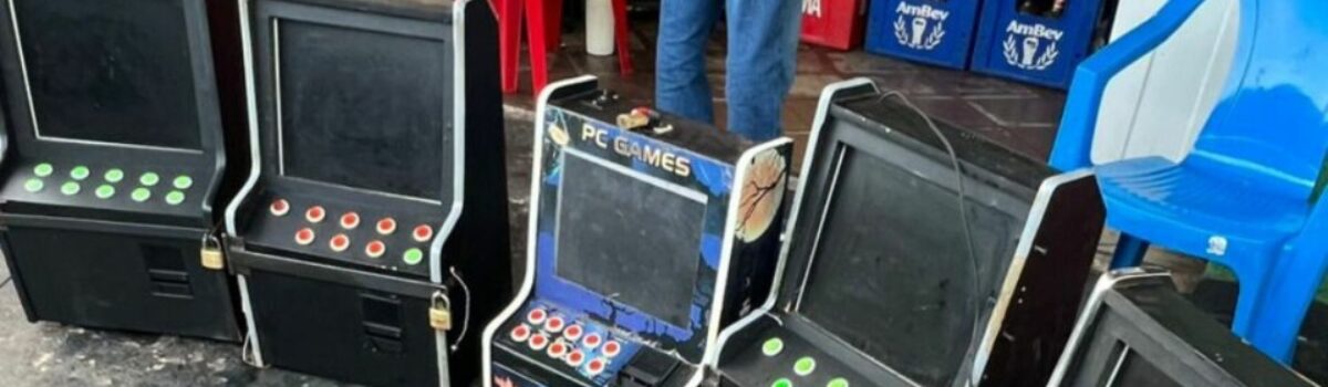 PCGO apreende máquinas caça-níqueis e autua dono de supermercado em Goiânia