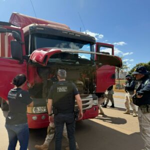 PCGO recebe instrução da PRF sobre abordagem veicular em Jataí