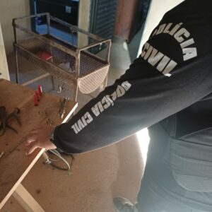 Polícia Civil apreende armas usadas para ameaçar mulher e prende investigado em flagrante