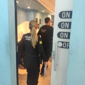 Polícia Civil faz operação e cumpre mandados de busca em empresa de marketing digital por estelionato contra clientes