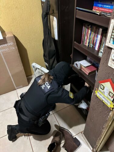 Polícia Civil prende grupo criminoso por aplicar golpes em mais de 50 vítimas, sobretudo pessoas idosas