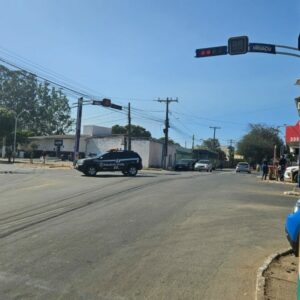 Agosto Lilás: PCGO participa de palestra e blitz educativa em Uruaçu pelo fim da violência à mulher