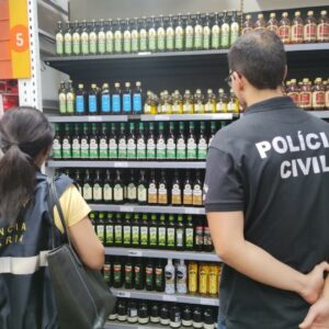 Operação Olho Vivo: PCGO apreende meia tonelada de alimentos impróprios em Goiânia