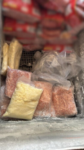 PCGO, Agrodefesa e Vigilância Sanitária apreendem mais 2 toneladas de produtos armazenados e manipulados de maneira irregular