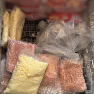 PCGO, Agrodefesa e Vigilância Sanitária apreendem mais 2 toneladas de produtos armazenados e manipulados de maneira irregular