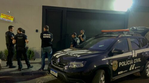 PCGO cumpre mandados de busca e apreensão e prende duas pessoas por tráfico de drogas