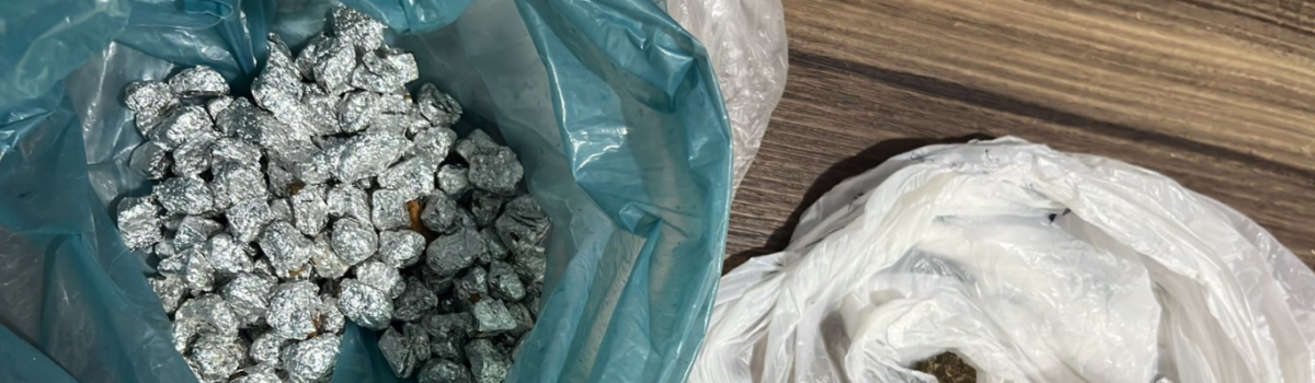 PCGO e PMGO prendem dupla em flagrante por tráfico de drogas em Alto Horizonte