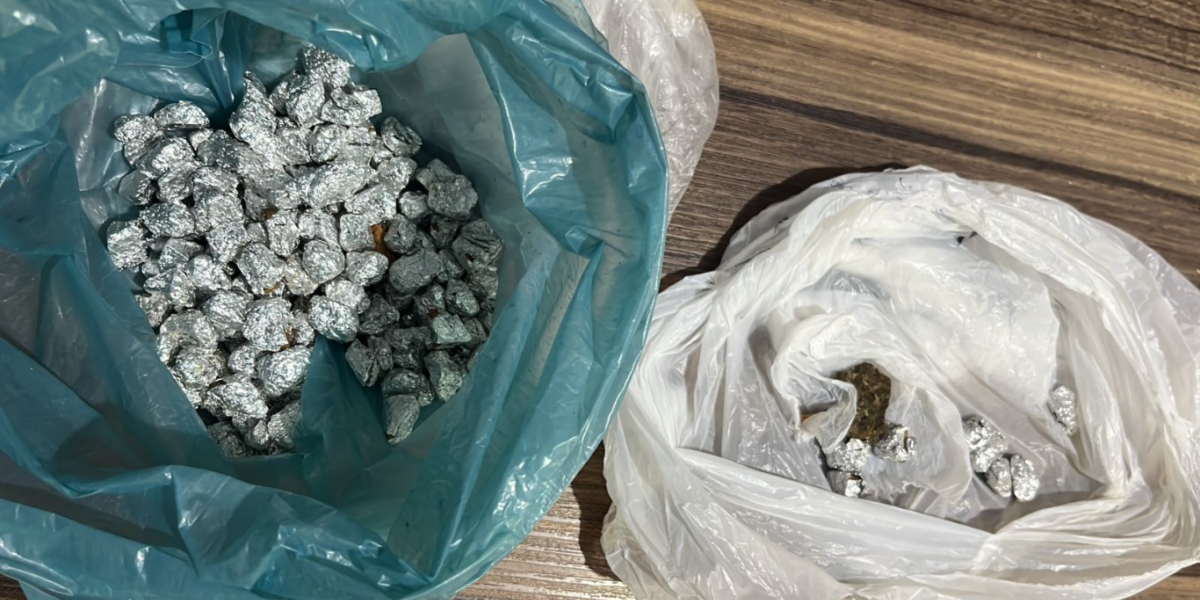 PCGO e PMGO prendem dupla em flagrante por tráfico de drogas em Alto Horizonte
