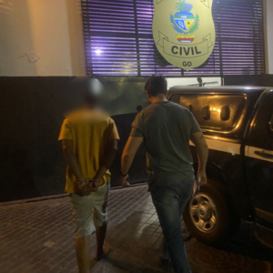 PCGO prende homem em flagrante por tráfico de drogas